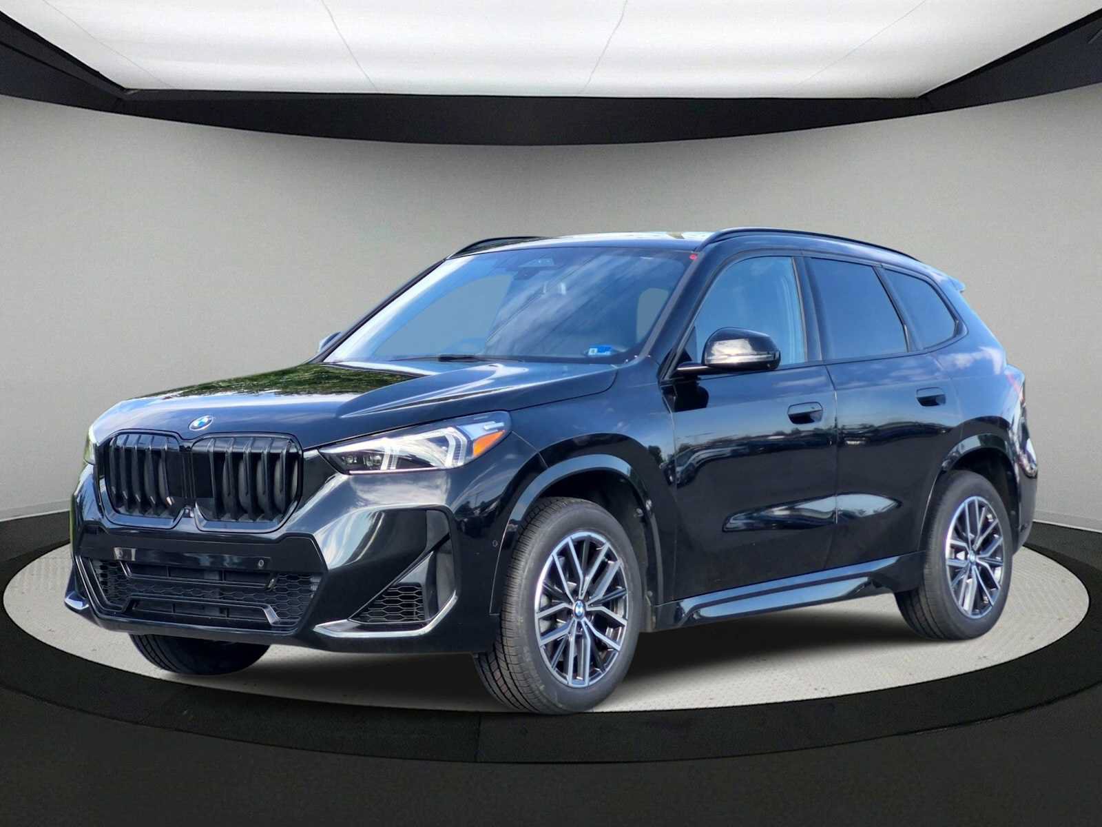 Used 2023 BMW X1 xDrive28i w/ Premium Package AWD/4WD image 4
