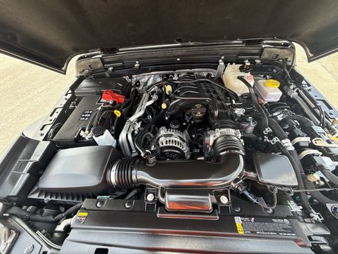 Used 2025 Jeep Wrangler Unlimited Sport AWD/4WD image 17