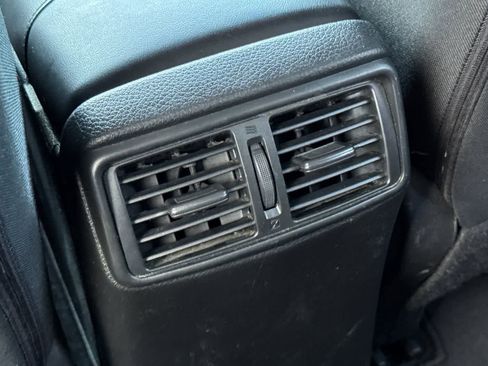 Used 2017 Nissan Rogue SV image 15