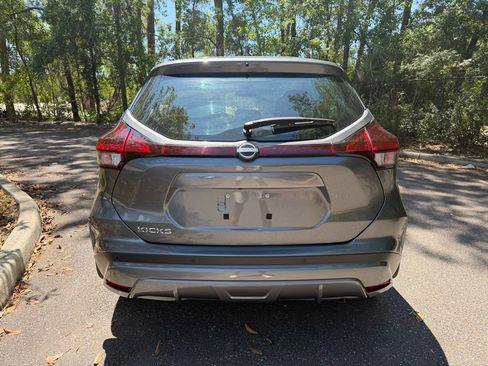 Used 2025 Nissan Kicks Play S FWD image 5