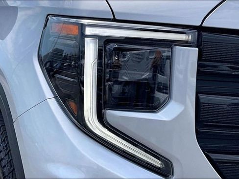 Used 2022 GMC Sierra 1500 Elevation AWD/4WD image 31