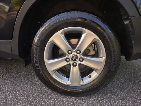 Used 2015 Toyota RAV4 XLE FWD image 31