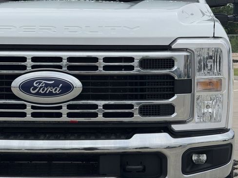 Used 2024 Ford F350 XLT w/ FX4 Off-Road Package AWD/4WD image 8