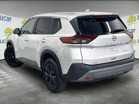 Used 2023 Nissan Rogue SV image 4
