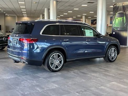 New 2026 Mercedes-Benz GLS 450 4MATIC image 3