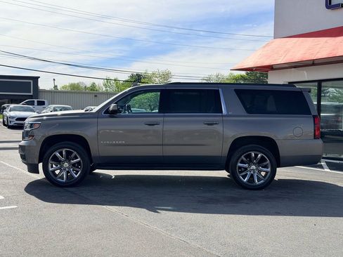 Used 2017 Chevrolet Suburban LT w/ Luxury Package image 3