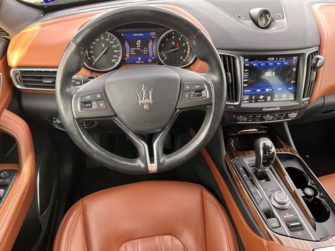 Used 2017 Maserati Levante w/ Luxury Package image 12