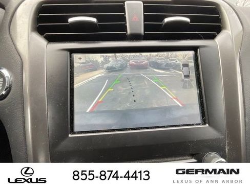 Used 2018 Ford Fusion SE w/ Fusion SE Technology Package image 17