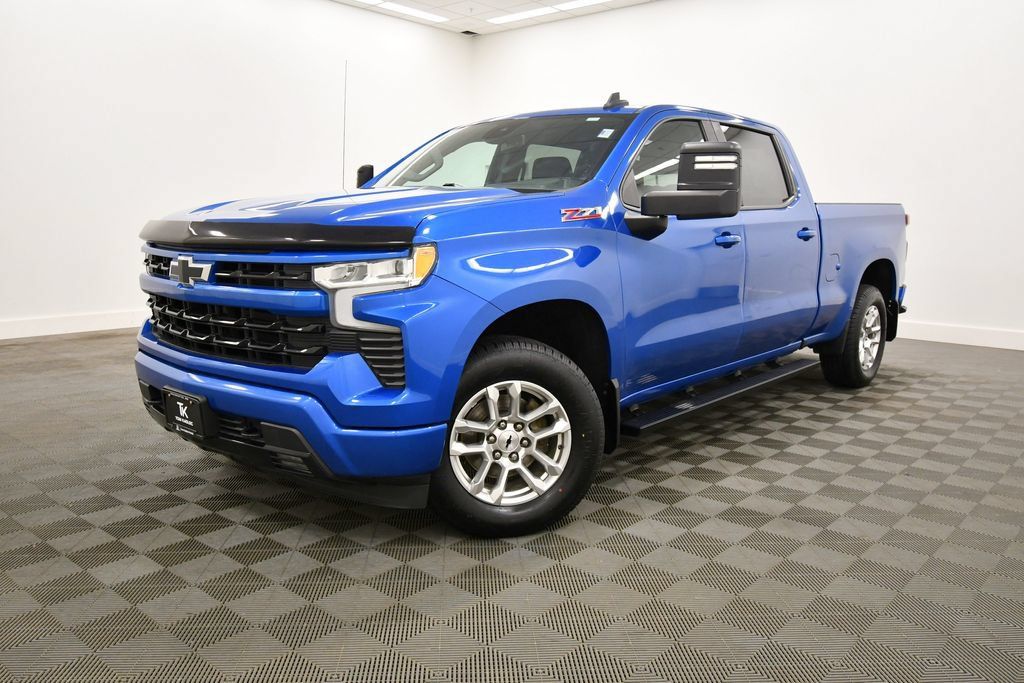 Used 2022 Chevrolet Silverado 1500 RST w/ Z71 Off-Road Package AWD/4WD image 2