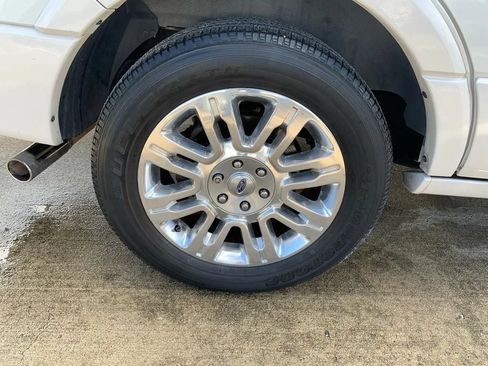 Used 2014 Ford Expedition Limited RWD image 25