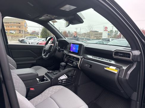 New 2025 Toyota Tacoma SR5 image 5