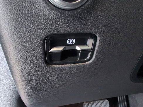 Used 2023 Mercedes-Benz GLC 300 4MATIC image 15