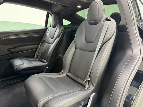 Used 2023 Tesla Model X AWD/4WD image 18