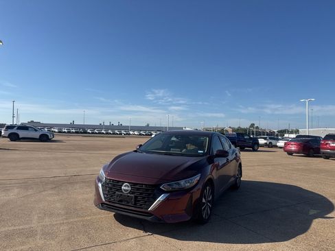 Used 2024 Nissan Sentra SV w/ SV Premium Package FWD image 8
