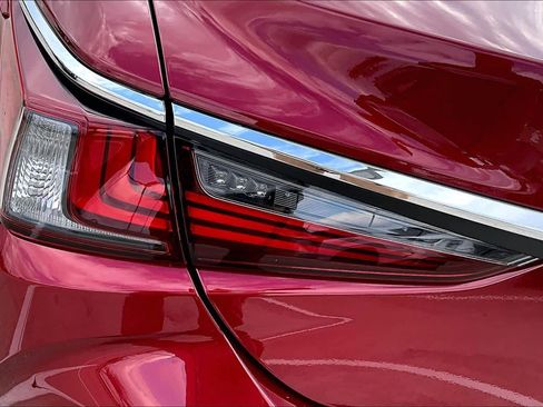 Certified 2025 Lexus ES 350 w/ Premium Package image 29