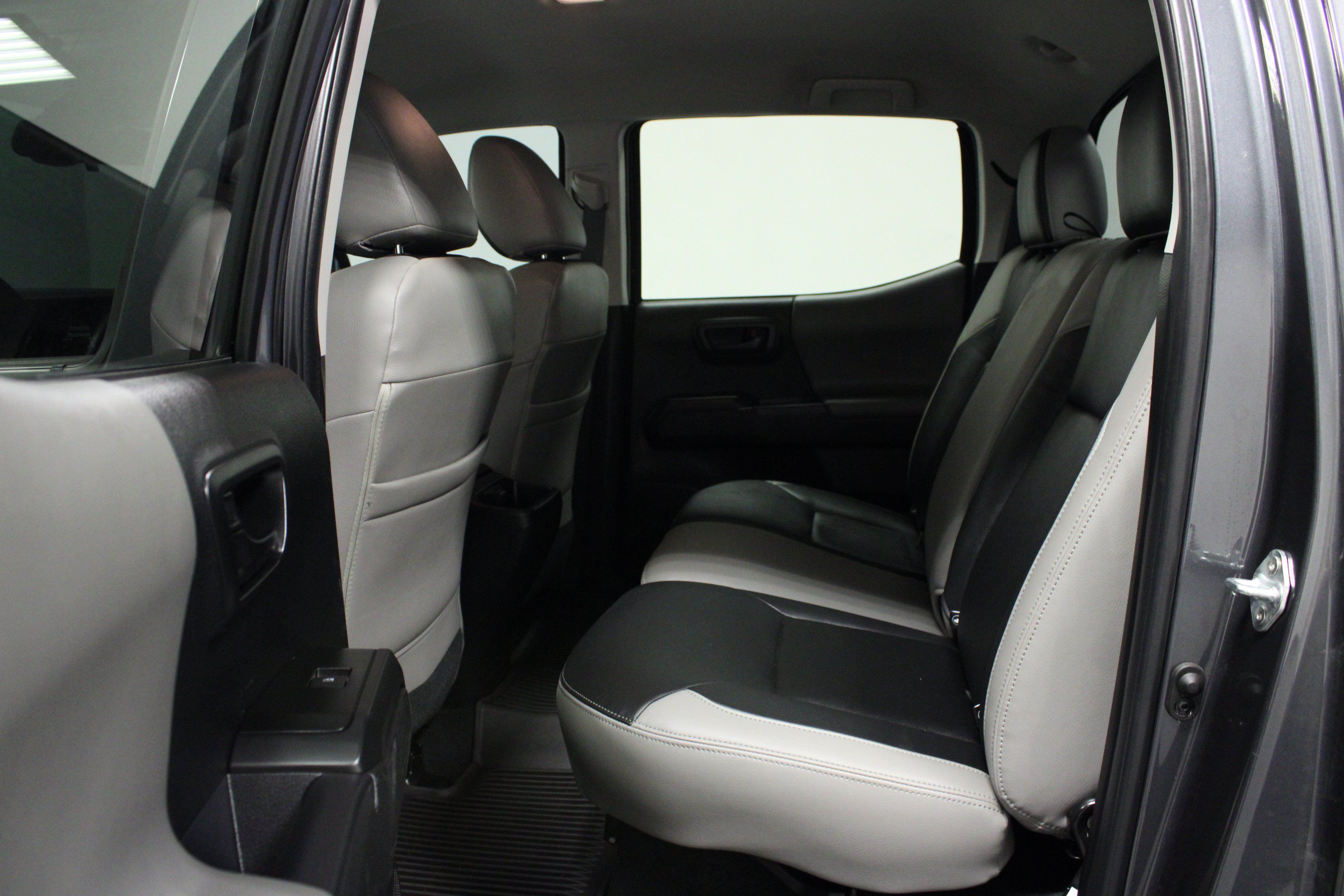 Used 2023 Toyota Tacoma SR RWD image 13