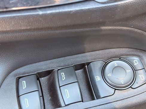 Used 2019 Chevrolet Equinox LT FWD image 18