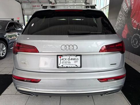 Used 2024 Audi Q5 e Premium Plus w/ Premium Plus Package AWD/4WD image 3