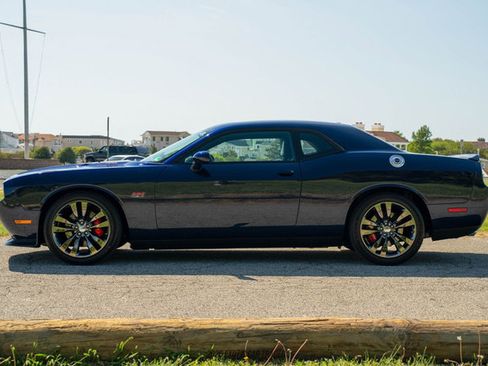 Used 2013 Dodge Challenger SRT8 w/ Harman Kardon Audio Group RWD image 3