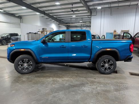 Used 2023 GMC Canyon AT4 w/ Technology Package AWD/4WD image 5