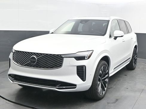 New 2026 Volvo XC90 B6 Plus image 3