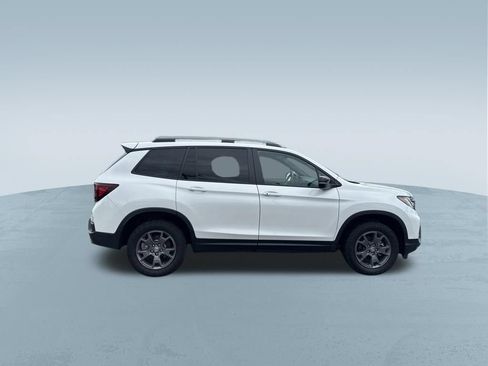 Used 2024 Honda Passport TrailSport image 9