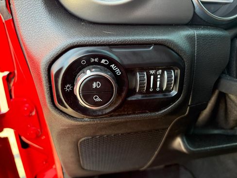 Used 2021 Jeep Gladiator Sport AWD/4WD image 15