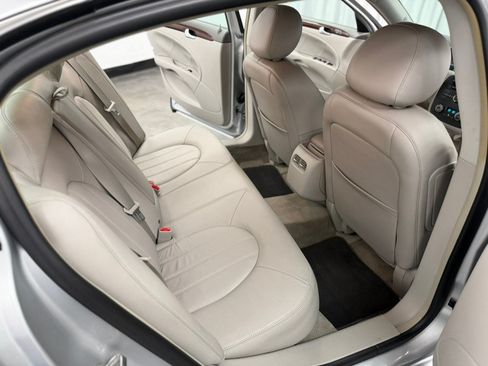 Used 2011 Buick Lucerne CXL w/ Driver Confidence Package FWD image 48