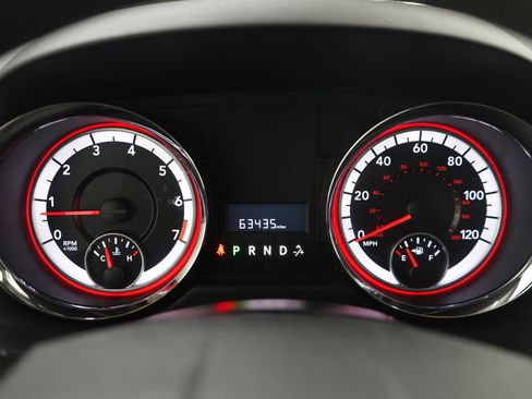 Used 2018 Dodge Grand Caravan SE image 23