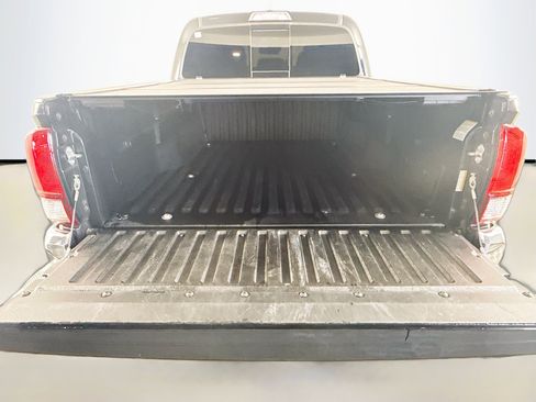 Used 2021 Toyota Tacoma TRD Sport image 34