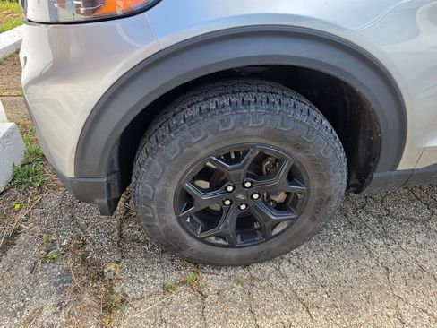 Used 2023 Ford Explorer Timberline AWD/4WD image 3