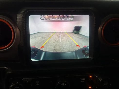 Used 2022 Jeep Gladiator Mojave w/ Safety Group AWD/4WD image 14