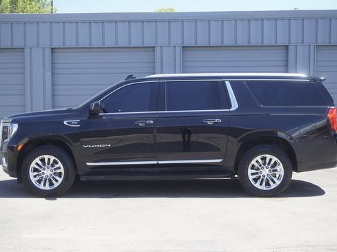 Used 2021 GMC Yukon XL SLT RWD image 2