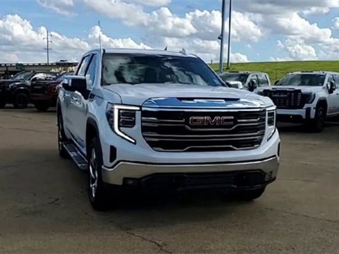 Certified 2023 GMC Sierra 1500 SLT image 3