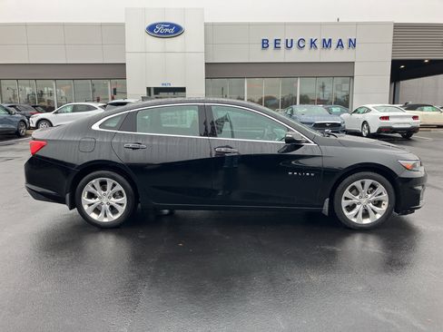 Used 2017 Chevrolet Malibu Premier w/ Driver Confidence Package image 10