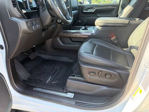 Used 2024 Chevrolet Silverado 3500 LTZ w/ LTZ Convenience Package AWD/4WD image 9
