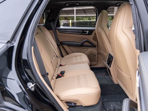 Certified 2023 Porsche Cayenne GTS AWD/4WD image 60