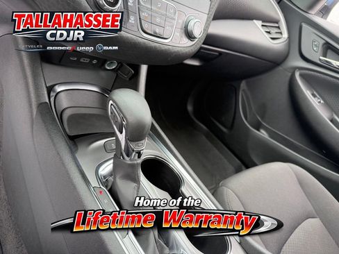Used 2025 Chevrolet Malibu LT FWD image 25