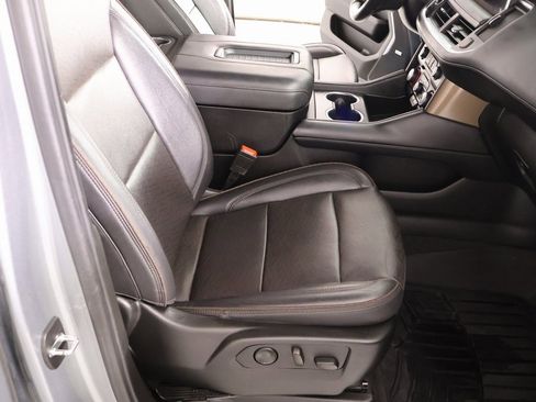 Used 2024 Chevrolet Suburban High Country w/ Advanced Technology Package image 14