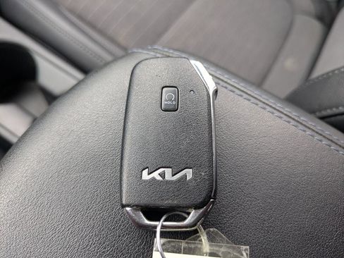 Used 2023 Kia Seltos S AWD/4WD image 28