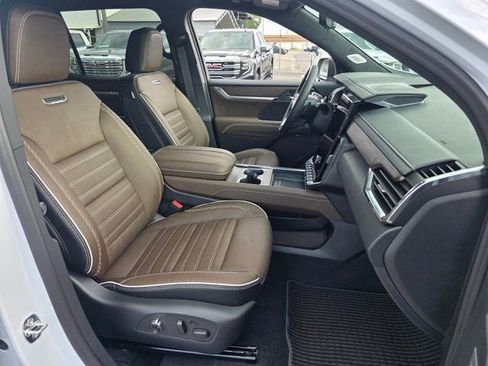 New 2026 GMC Acadia Denali Ultimate FWD image 17