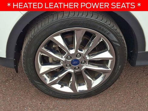 Used 2016 Ford Escape SE w/ SE Chrome Package image 8