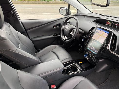 Used 2020 Toyota Prius Prime Limited image 18