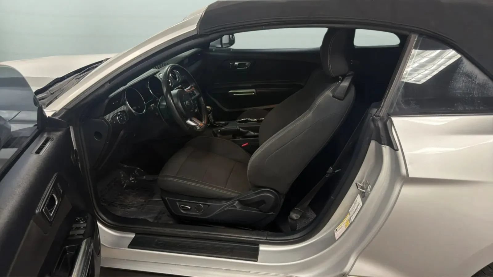 Used 2015 Ford Mustang Convertible w/ Equipment Group 051A RWD image 19