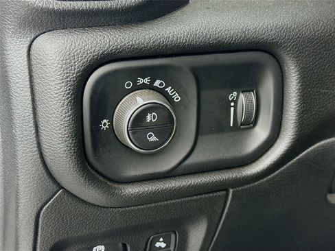 Used 2025 RAM 1500 Big Horn AWD/4WD image 5