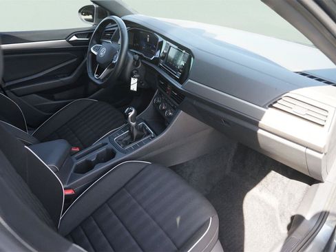 Used 2024 Volkswagen Jetta Sport FWD image 17
