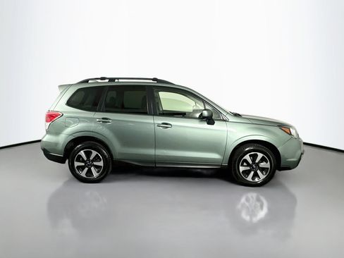 Used 2017 Subaru Forester 2.5i Premium AWD/4WD image 8