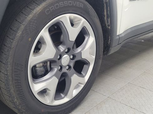 Used 2021 Jeep Compass Limited FWD image 31