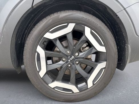 Used 2024 Kia Telluride EX w/ EX Captain's Chair Package AWD/4WD image 28