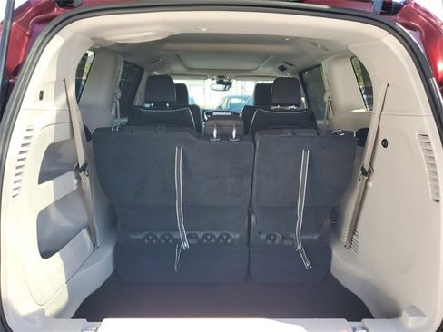 Used 2023 Chrysler Pacifica Limited image 9